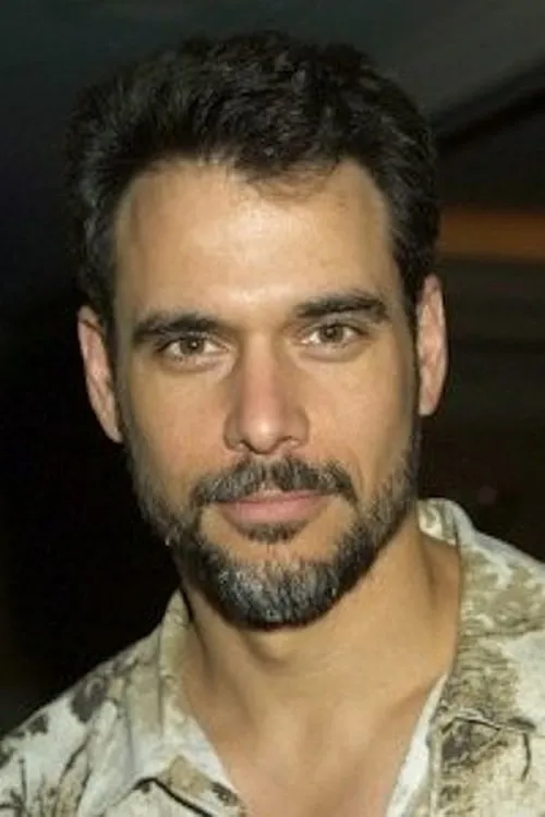 Lee Kessler ha trabajado con Robert Kelker-Kelly en 1 ocasiones