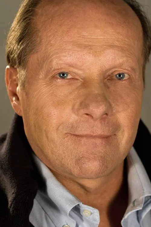 Steven Ratzlaff ha trabajado con Robert Kostyra en 1 ocasiones