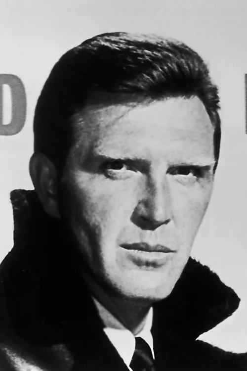 Foto de perfil del actor Robert Lansing en el reparto