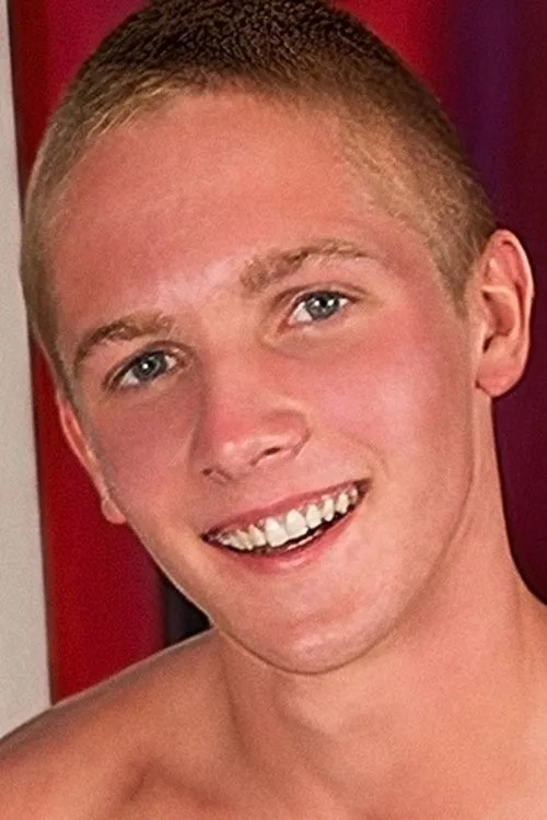 Robert Marucci interpretando a (archive footage)