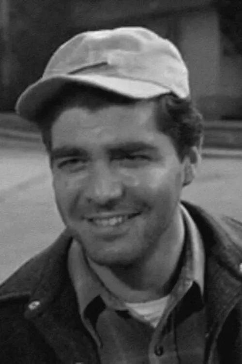 Robert McQuain interpretando a Sud Pribble