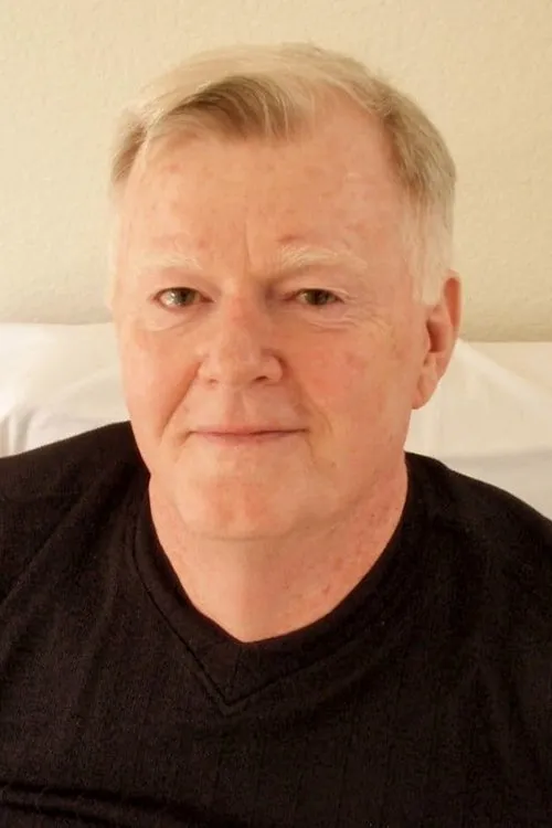 Robert Michael Morris — personaje: Mickey Deane