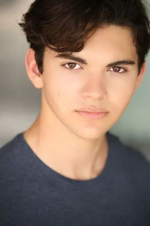 Samantha Rose Gomez ha trabajado con Robert Smythe en 1 ocasiones