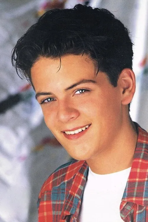 Robert Sutherland Telfer interpretando a Schoolboy