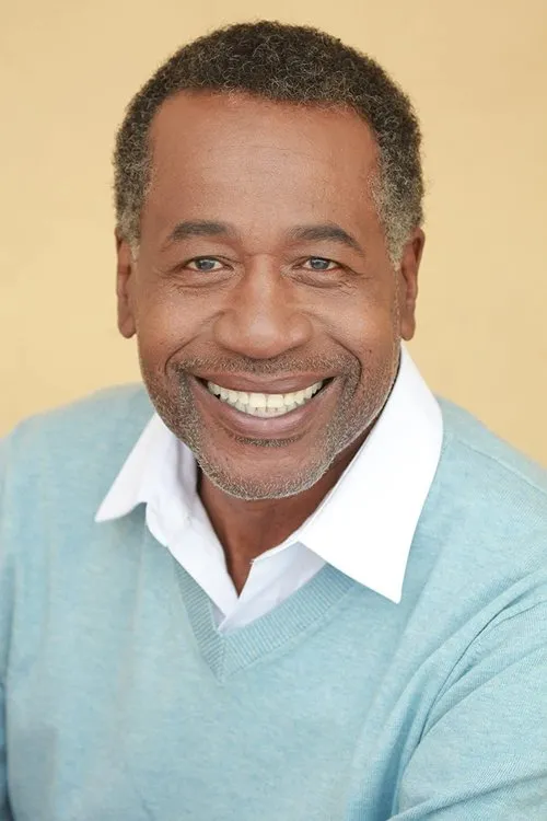 Robert Yatta interpretando a Deacon Alastor Culpepper