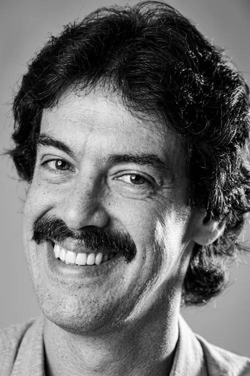 Roberto Azevedo interpretando a 