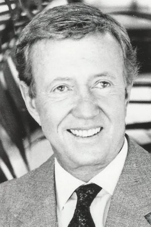 Roberto Maya interpretando a Interrogador