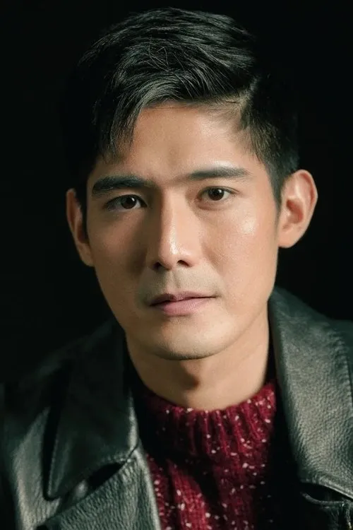 Robi Domingo — personaje: Self - Host