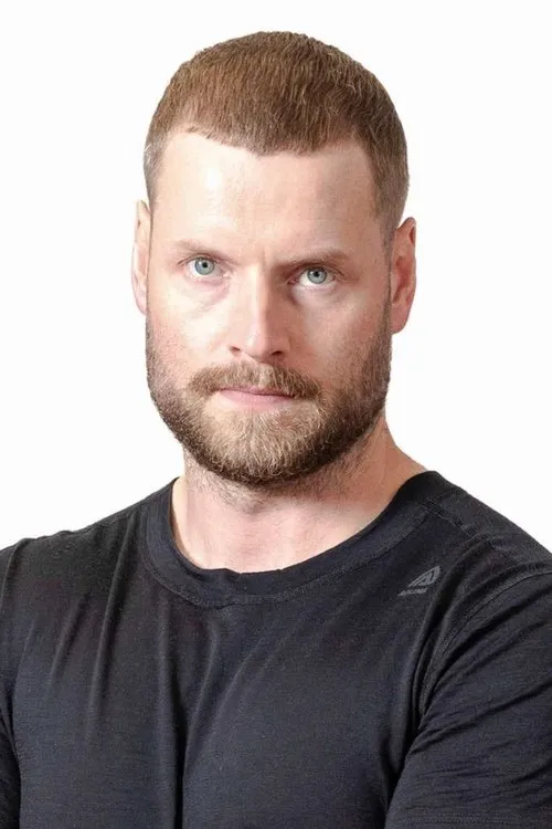 Robin Hendry — personaje: Kouluttaja