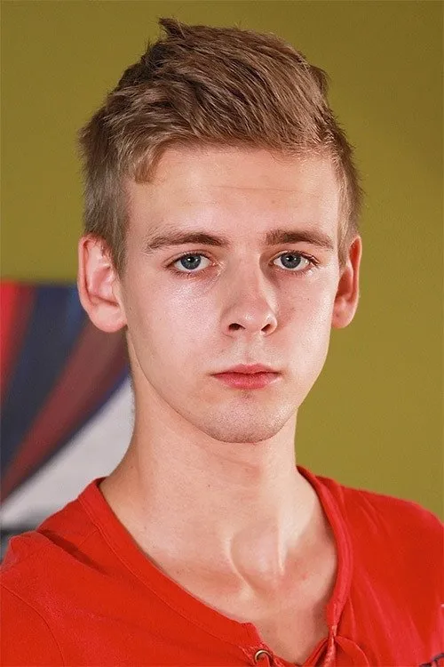 Robin Palmer interpretando a 