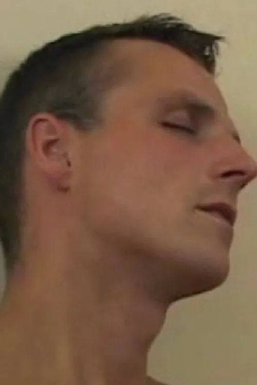 Robin Wise interpretando a Uncredited