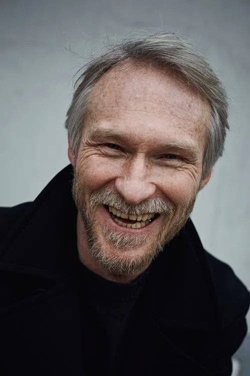 Robinson Reichel interpretando a Willi Franke