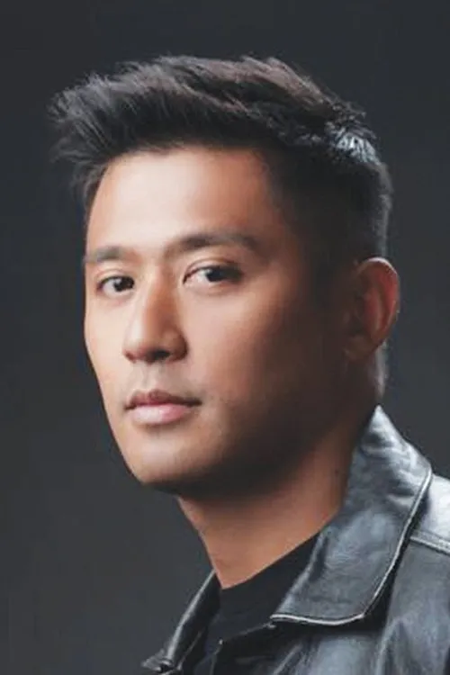 Rocco Nacino interpretando a Prinsipe Sigasig