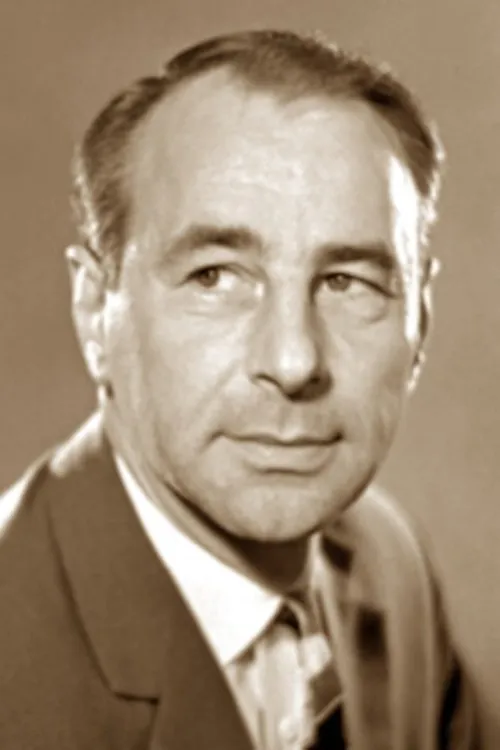 Родион Александров interpretando a Lunatšarski