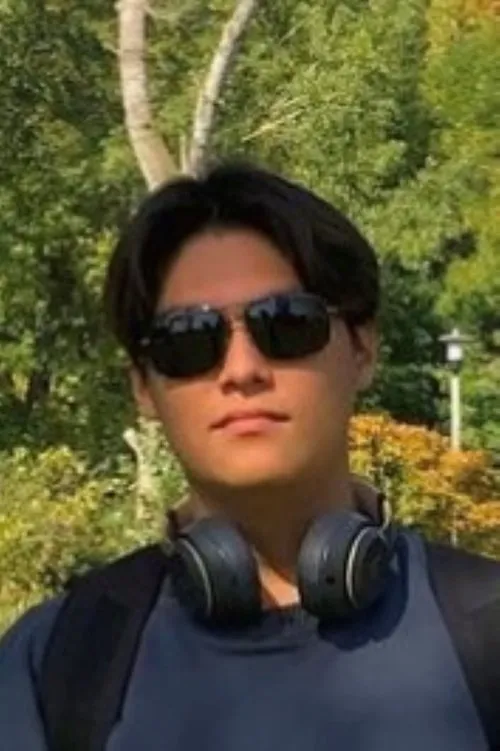 Rodrigo HG interpretando a Fernando (Guard #1)