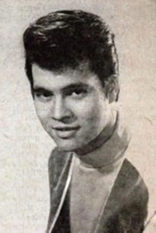 Roger Calvin interpretando a