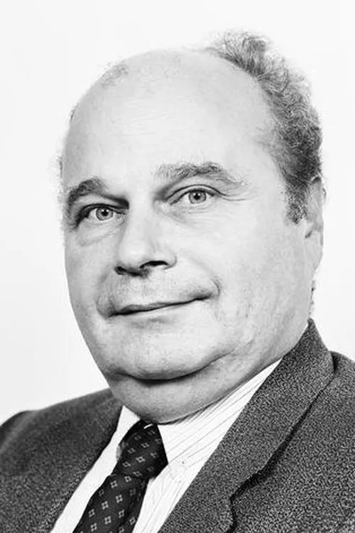 Daniel Pouzadoux ha trabajado con Roger Chinaud en 1 ocasiones