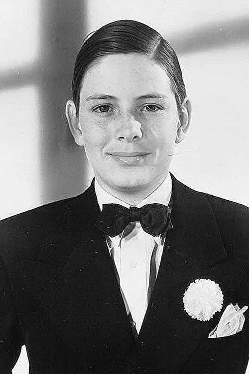 Roger Daniel interpretando a Goldie