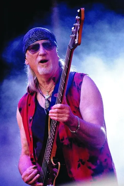 Dave Brock ha trabajado con Roger Glover en 1 ocasiones