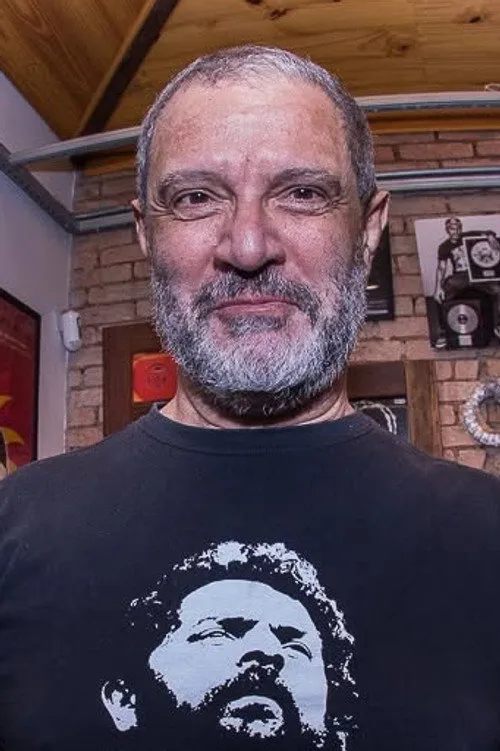 Rogério de Campos interpretando a Himself