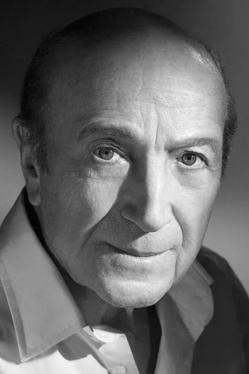 Roland Copé interpretando a Docteur