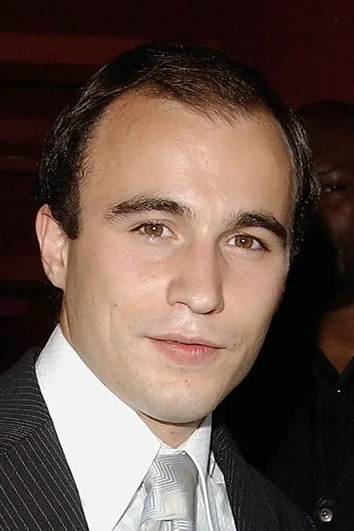 Ty Hurley ha trabajado con Roland Manookian en 2 ocasiones