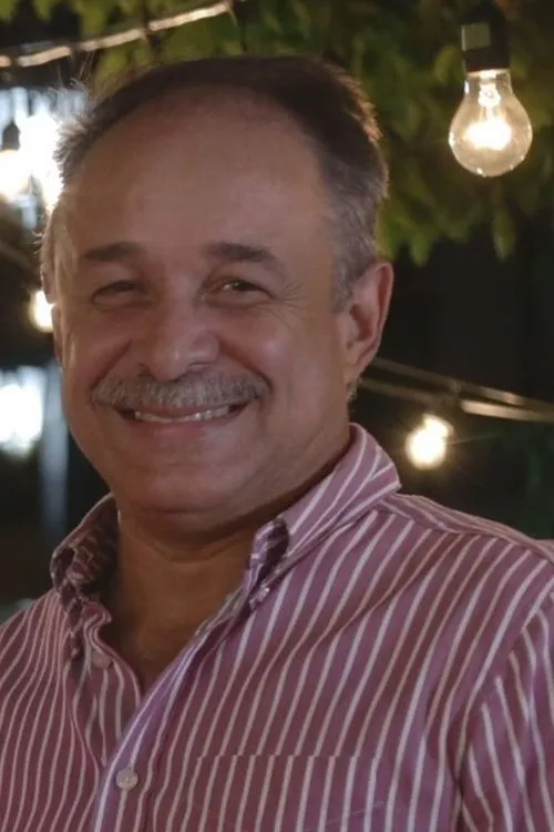 Yiniva Cardenas ha trabajado con Rolando Athanasiadis en 1 ocasiones