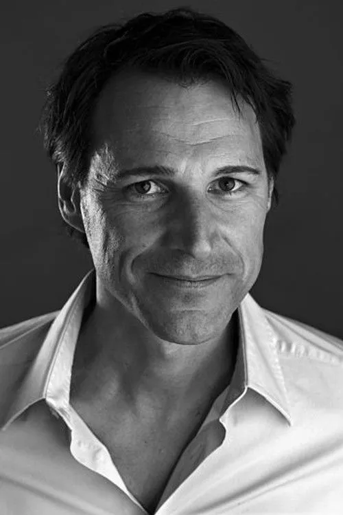 Sigifredo Ismare ha trabajado con Rolf Gray en 1 ocasiones