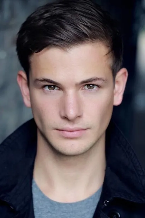 Rollo Skinner interpretando a Young Husband