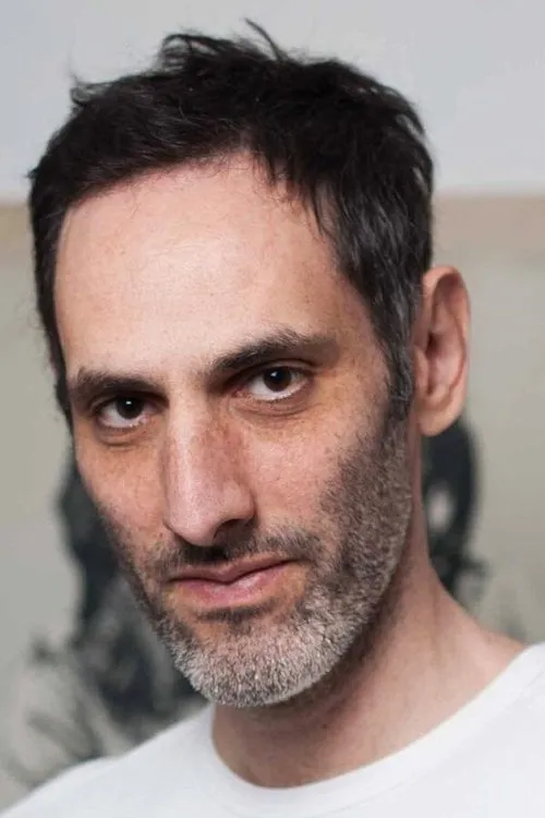 Romain Berger interpretando a William