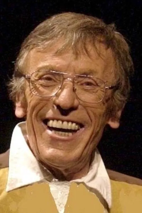 Romain Bouteille interpretando a A Worker / The Surprising Boss / The Neighbor / The Cop