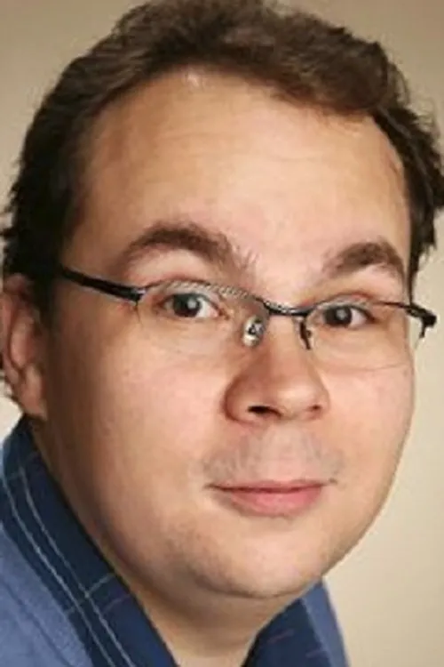 Роман Хардиков interpretando a ?????