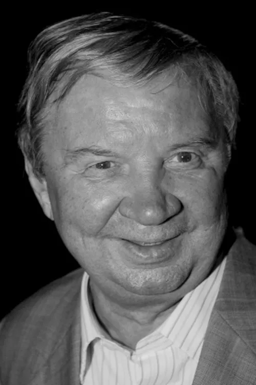 Roman Kłosowski interpretando a Kowalski