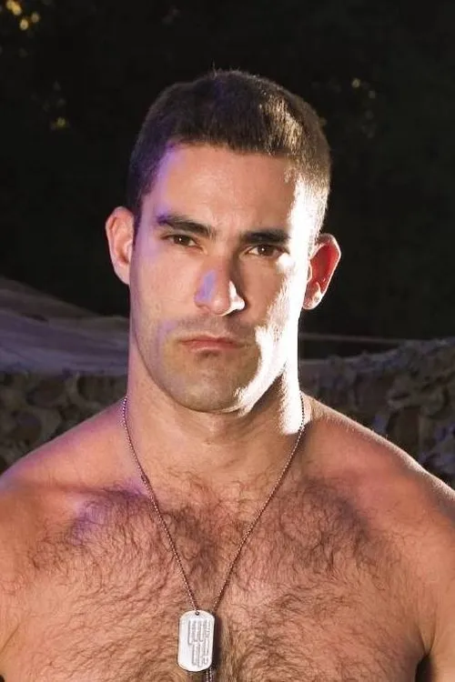 Roman Ragazzi interpretando a 