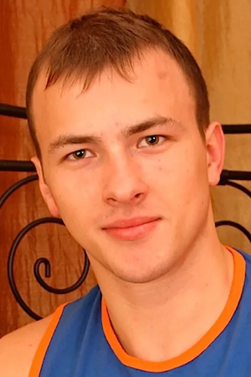 Roman interpretando a (archive footage)