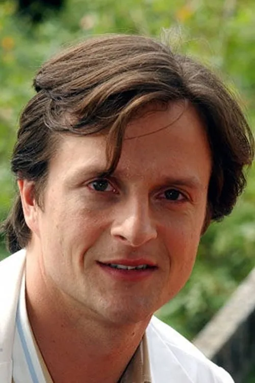 Romijn Conen interpretando a Meester de Vriend