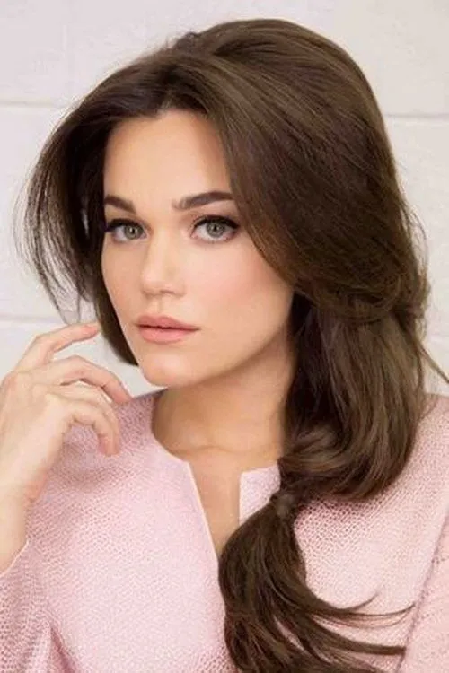 Romina Carrisi interpretando a Giulia