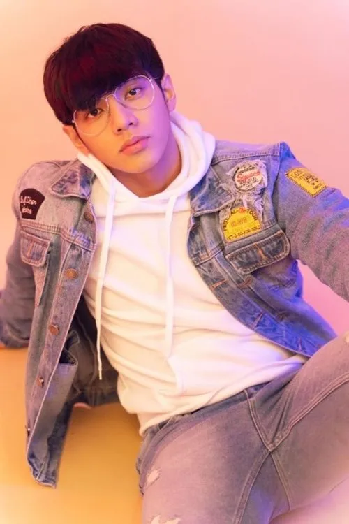 Ron Angeles — personaje: Arnold