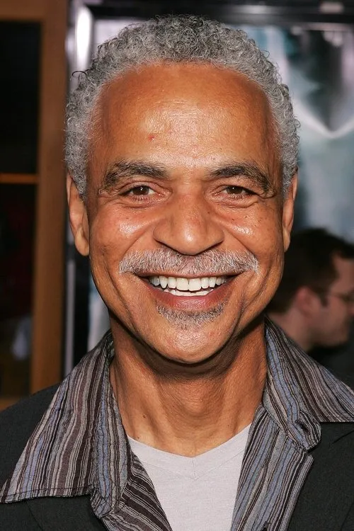 Ron Glass — personaje: Ron Harris