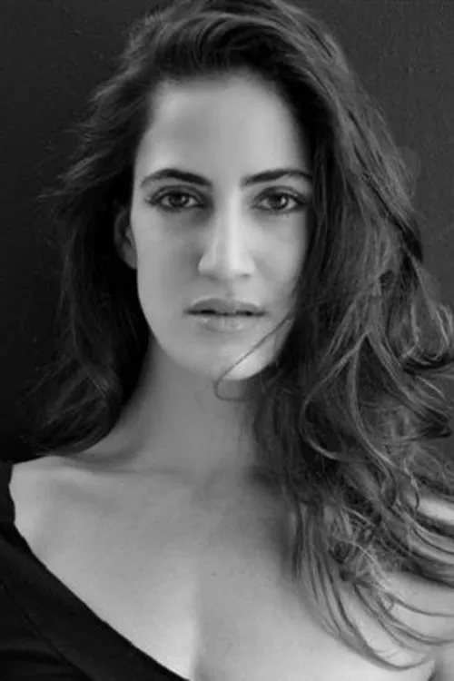 Rona-Lee Shim'on interpretando a 