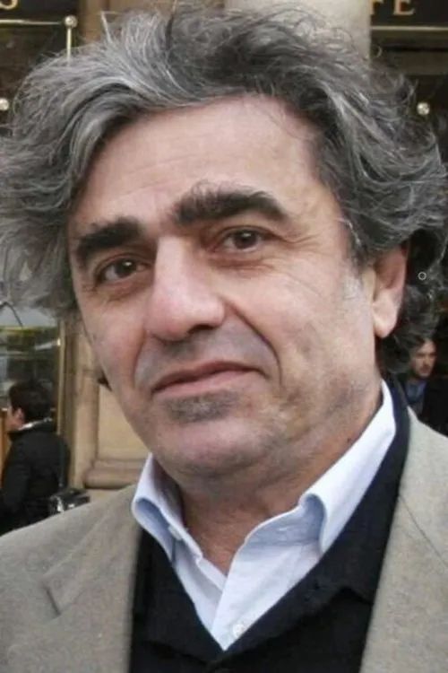 Ronald Chammah interpretando a Narrator (voice)