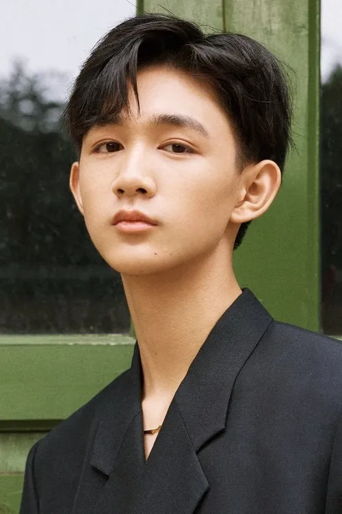 Rong Zishan — personaje: Bian Jie / Xiao Qi