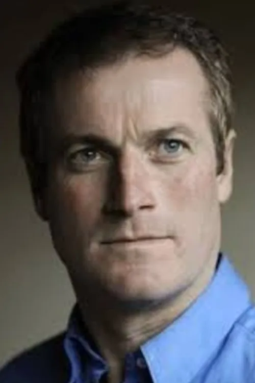 Ronn Sarosiak interpretando a Steve Godwin