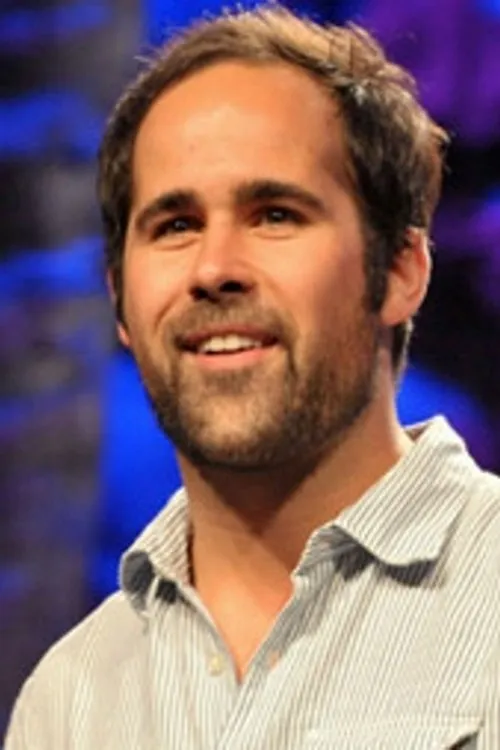 Ronnie Vannucci Jr. interpretando a Self