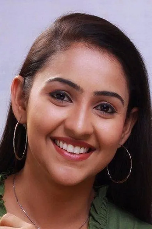 Roopashree interpretando a 