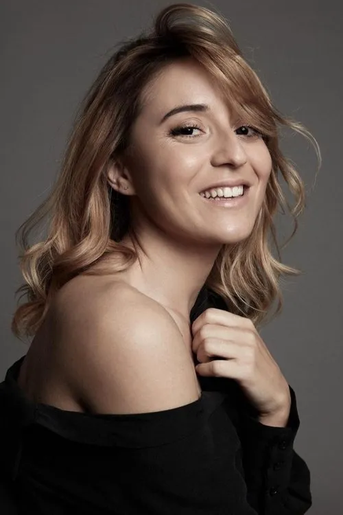 Rosa Bela interpretando a Clementina