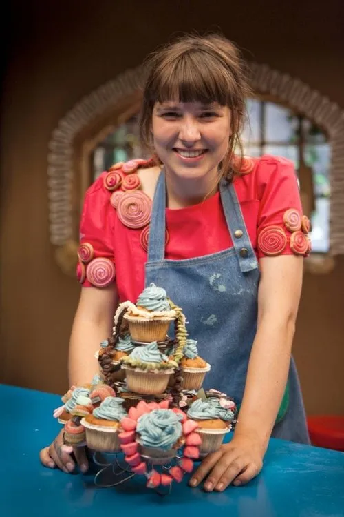 Rosa Marie Gjerluff Nyholm interpretando a Rosa fra Rouladegade