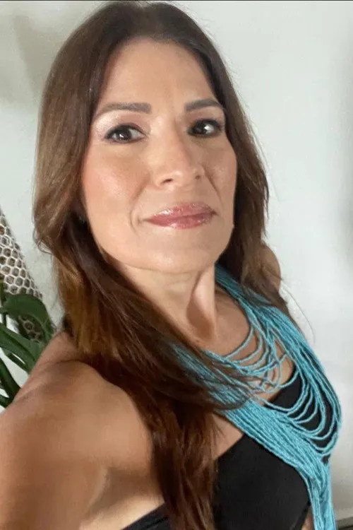 Raúl Marchand Sánchez ha trabajado con Rosabel del Valle en 1 ocasiones