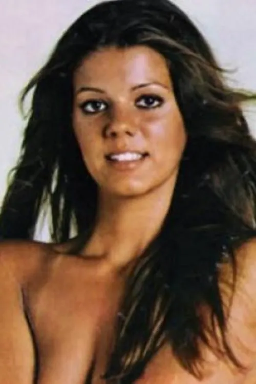 Rose di Primo interpretando a Ana Lúcia