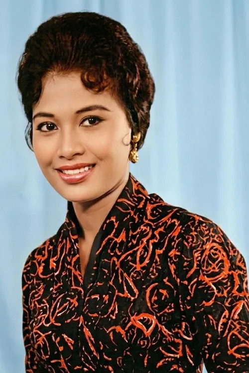 Rose Yatimah interpretando a Ros